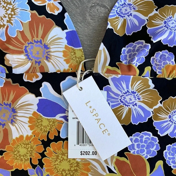 L*Space Seam-Free Katniss One Piece Classic Swimsuit, sugar & spice - Picture 8 of 9